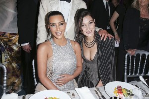 Kim-Kardashian-et-Bella-Hadid